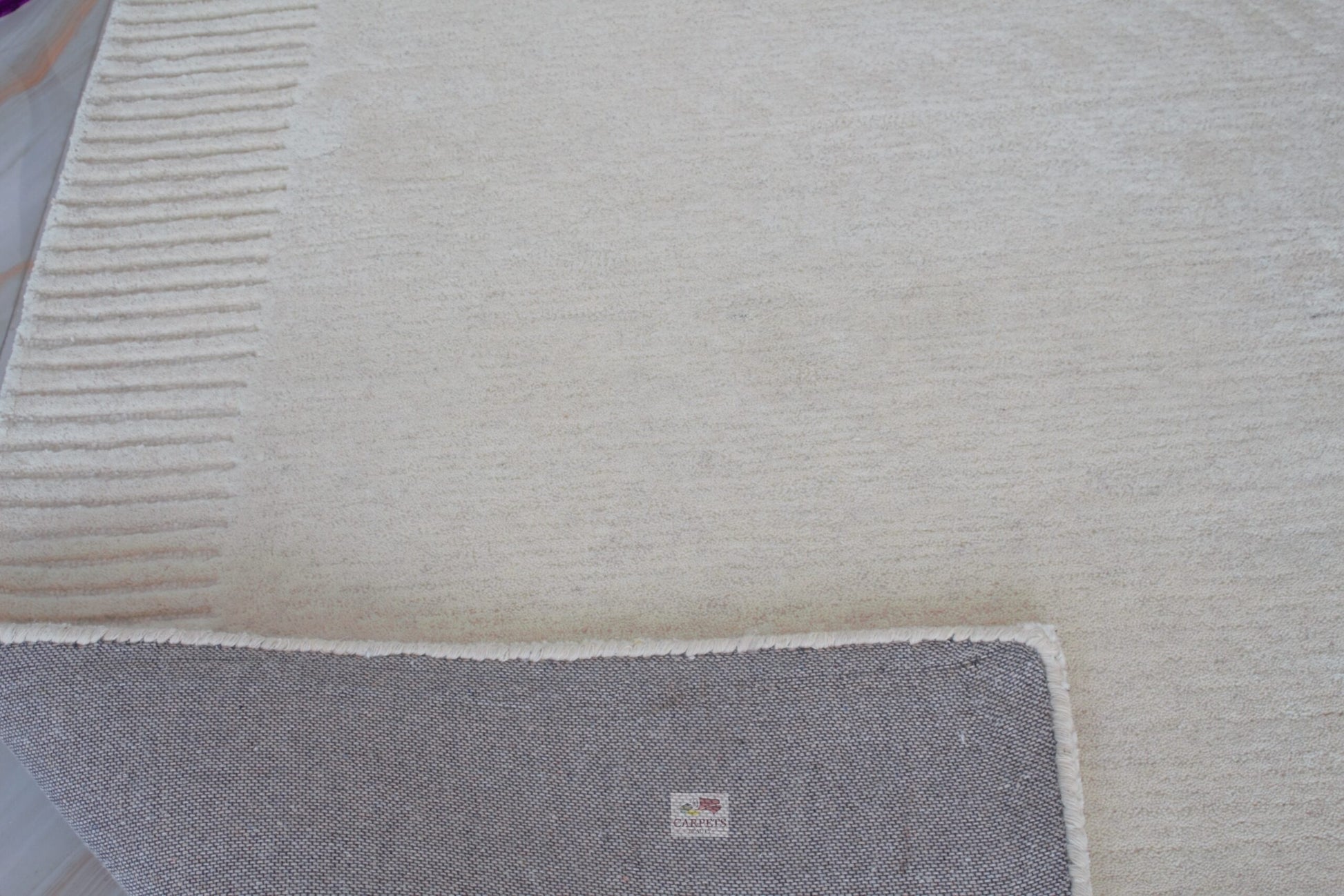 Off white designer plan carpets for your beautiful home