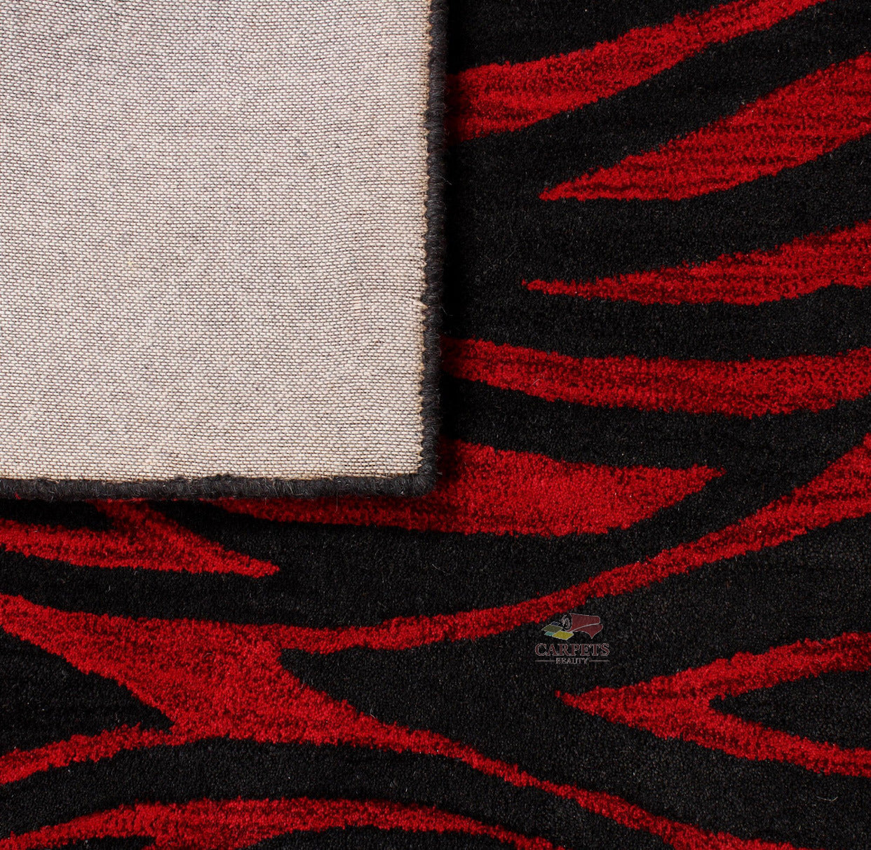 Beautiful red black Leaf pattern Woolen Rug for bedrooms and living rooms
